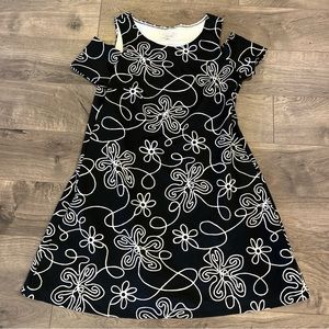 Signature by Robbie Bee Dress Size Medium Black Floral